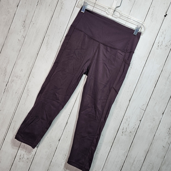 Zyia Active Women's Size 8-10 High Rise Crop Side Pocket Leggings Plum Purple. - Picture 2 of 7